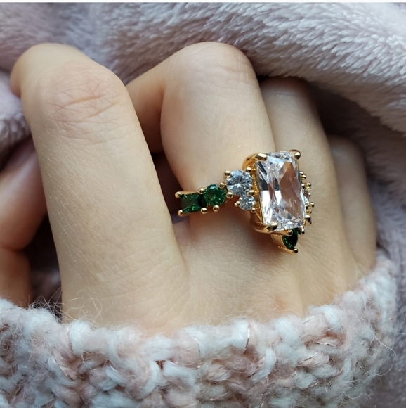 New Gorgeous Emerald Cut White Sapphire Ring - Picture 3 of 12